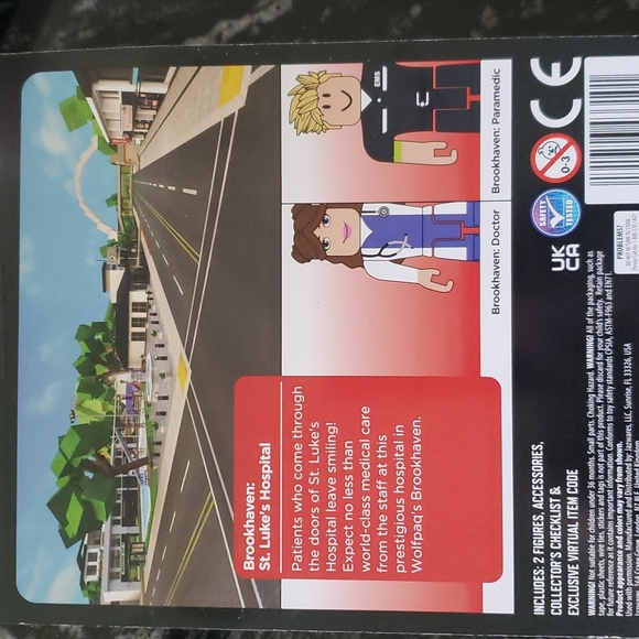 Roblox playset with virtual item - Picture 3 of 3